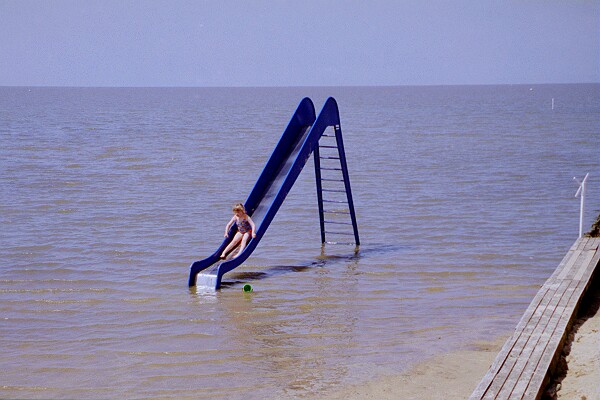 Rutschen ins warme Wasser